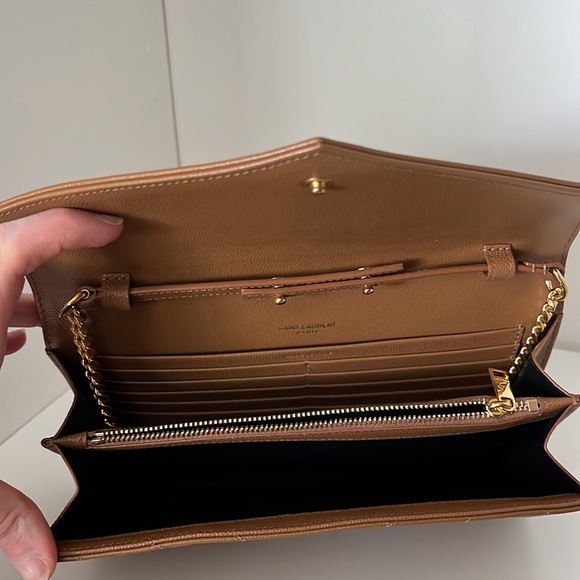 Authentic CASSANDRE SAINT LAURENT MATELASSÉ CHAIN WALLET - Picture 8 of 10